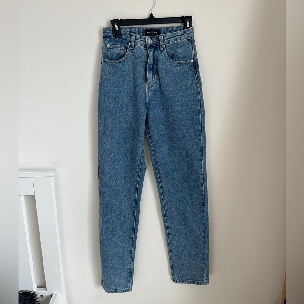 White Fox Boutique Straight Leg Mom Jeans Size Small